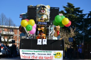 La strada in maschera