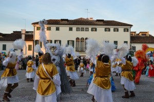 La strada in maschera